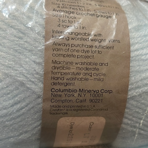 YARN—sealed package, 6skeins - Picture 4 of 5